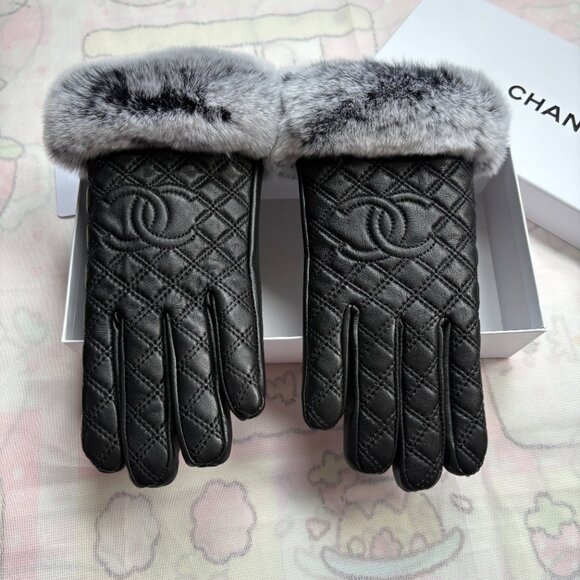 Chanel Lambskin Quilted Rabbit Fur Gloves - Picture 6 of 7